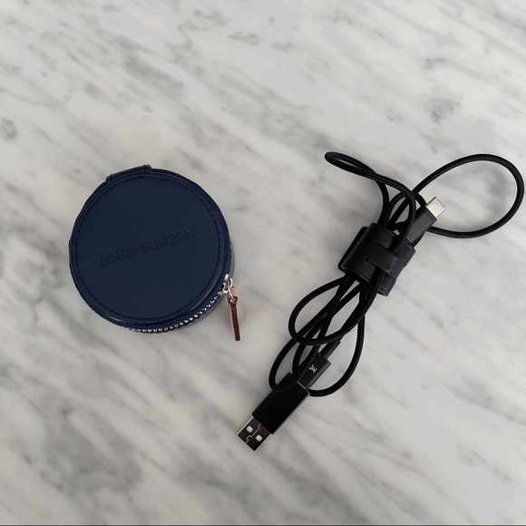 Louis Vuitton headphones - Picture 2 of 9